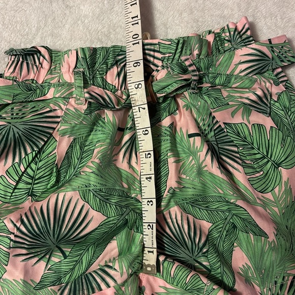 NWT Jessica Simpson tropical print dressy vacation shorts. Sz large. - Picture 12 of 13